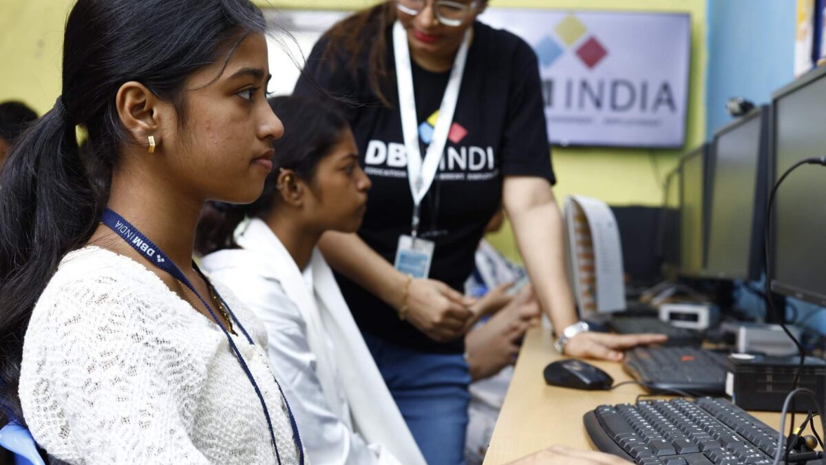 Emerging Job Roles, Industry-Relevant Skills and Career Pathways After ITI & Vocational Courses